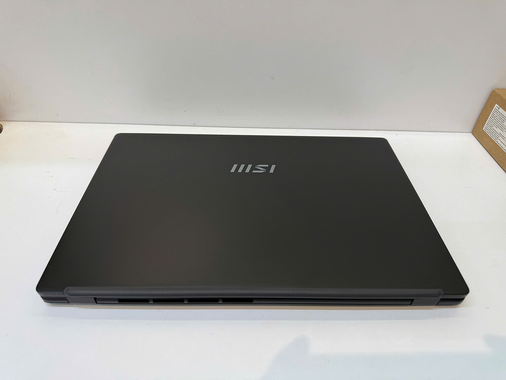 MSI-Modern-14-7CM-220VN-Ryzen-5-7530u-06