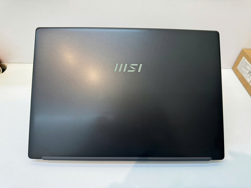 MSI-Modern-14-7CM-220VN-Ryzen-5-7530u-05
