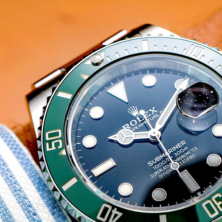 Rolex-Submariner-126610LV-green-watch-7-1104x1101_edit_306766987692773